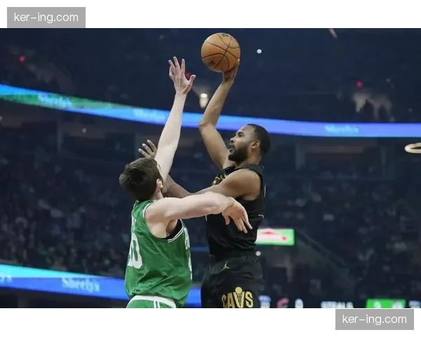 骑士内线双塔框架保留 莫布利阿伦搭档提供禁区保障